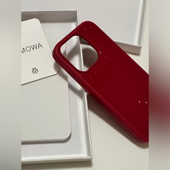 Rimowa iphone case compatible for iPhone 15 Pro Raspberry - Picture 8 of 8